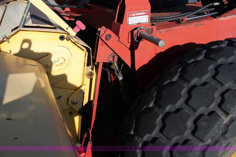 image for item J2219 1995 New Holland 2550 swather