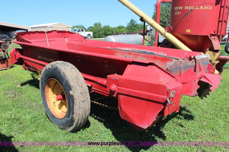 image for item J2222 New Holland 329 manure spreader