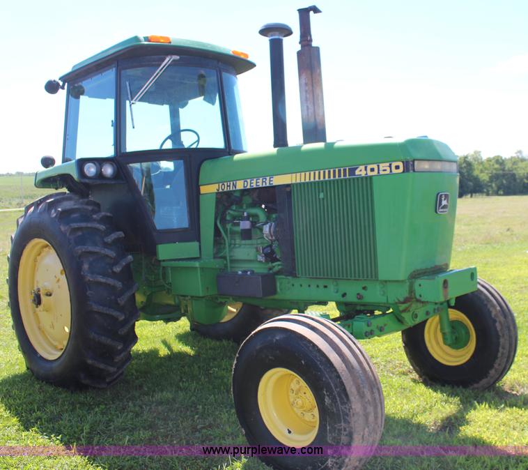image for item J2223 1989 John Deere 4050 tractor