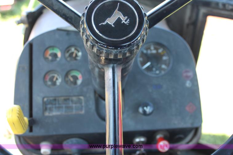 image for item J2223 1989 John Deere 4050 tractor