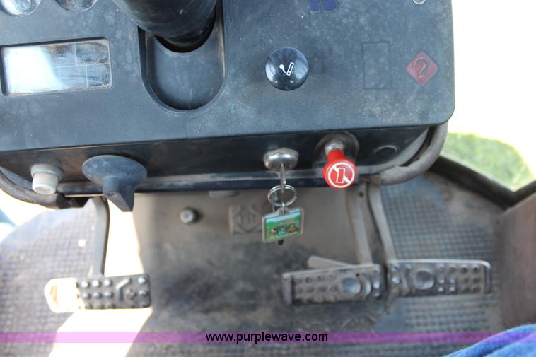 image for item J2223 1989 John Deere 4050 tractor