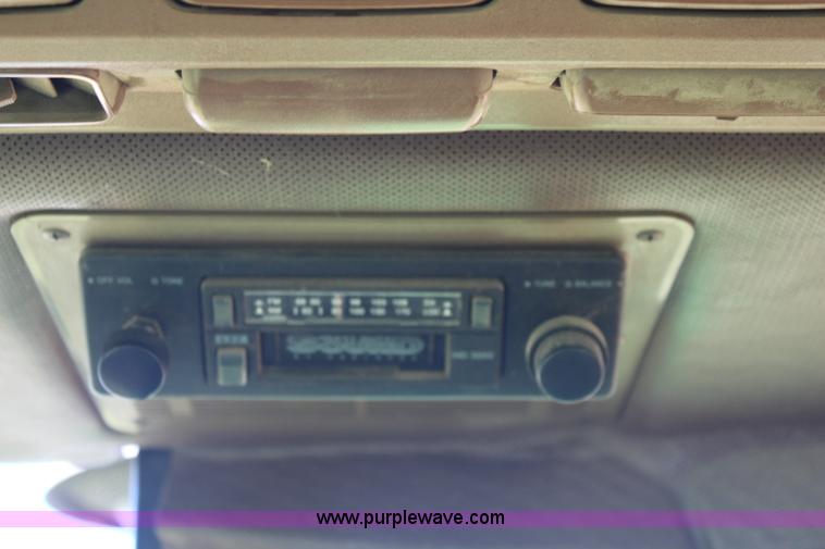 image for item J2223 1989 John Deere 4050 tractor