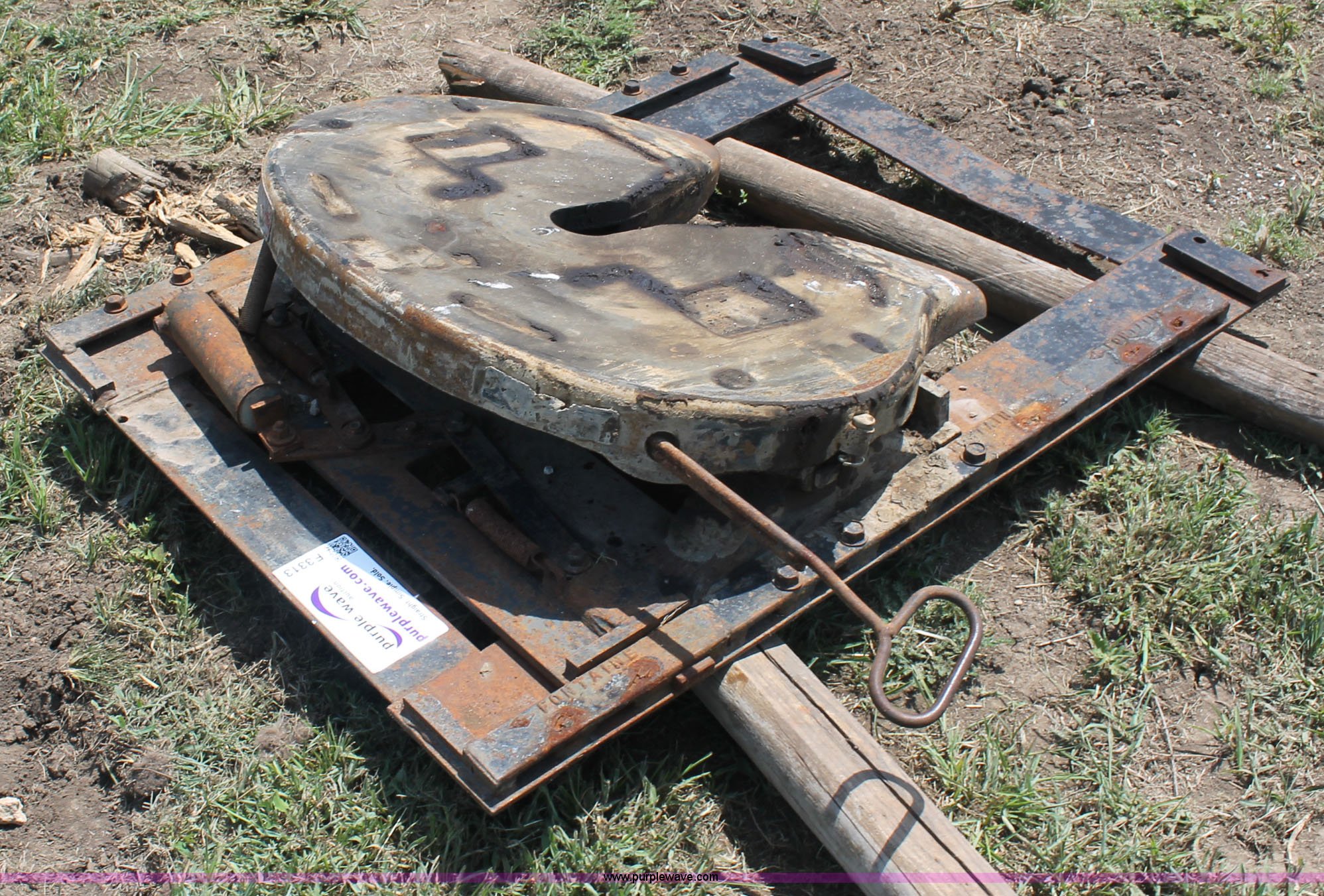 Fontaine semi fifth wheel hitch in Eureka, KS | Item F3313 ...