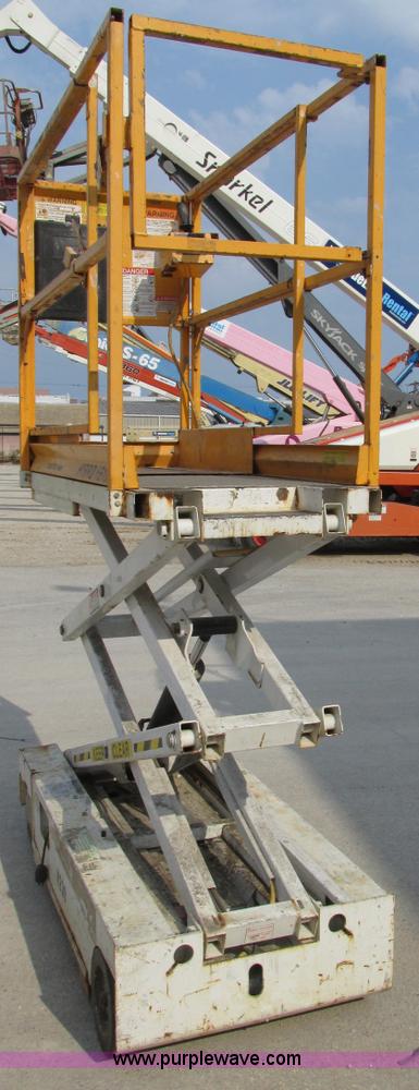 image for item AW9917 Hybrid HB1030 electric scissor lift