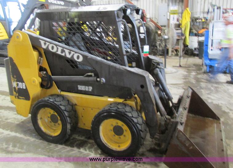 image for item AW9918 Volvo MC70 skid steer