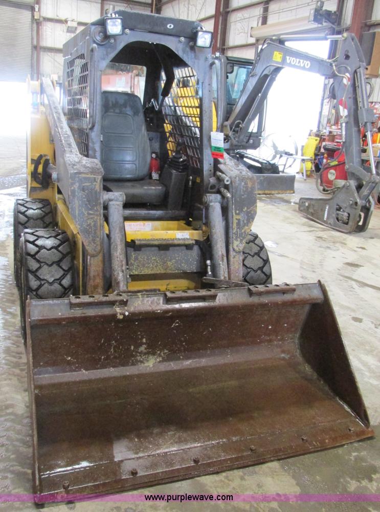 image for item AW9918 Volvo MC70 skid steer