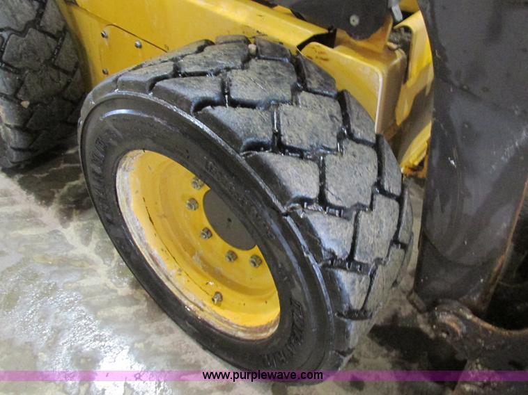 image for item AW9918 Volvo MC70 skid steer