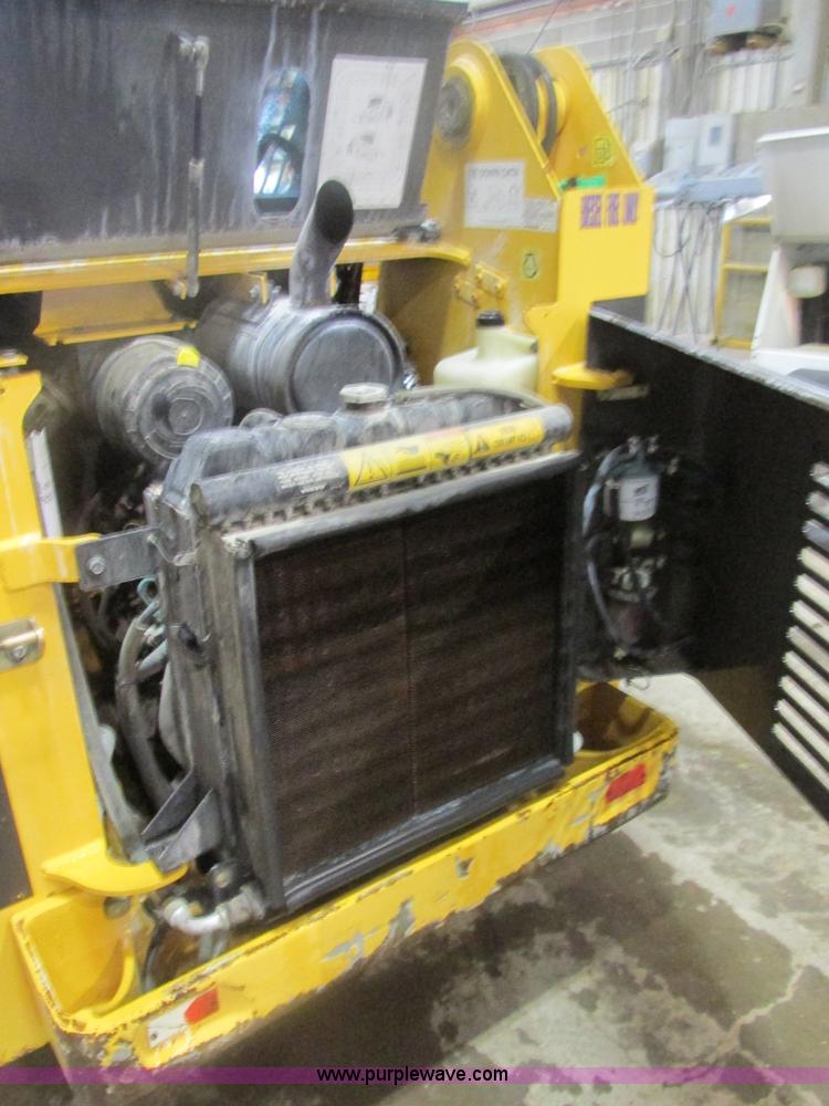 image for item AW9918 Volvo MC70 skid steer