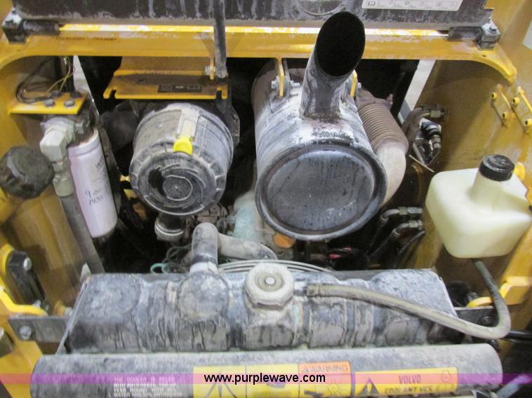 image for item AW9918 Volvo MC70 skid steer