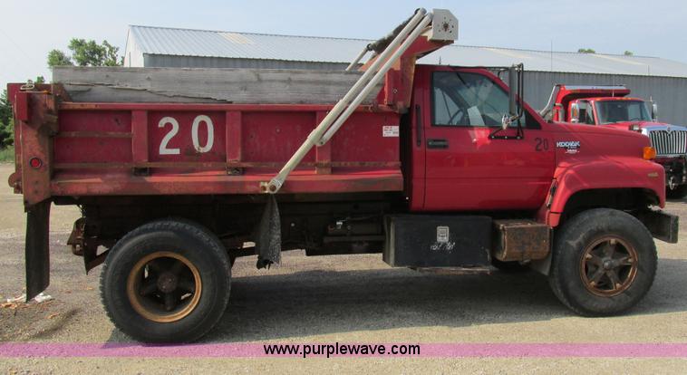 image for item AW9928 1995 Chevrolet Kodiak dump truck