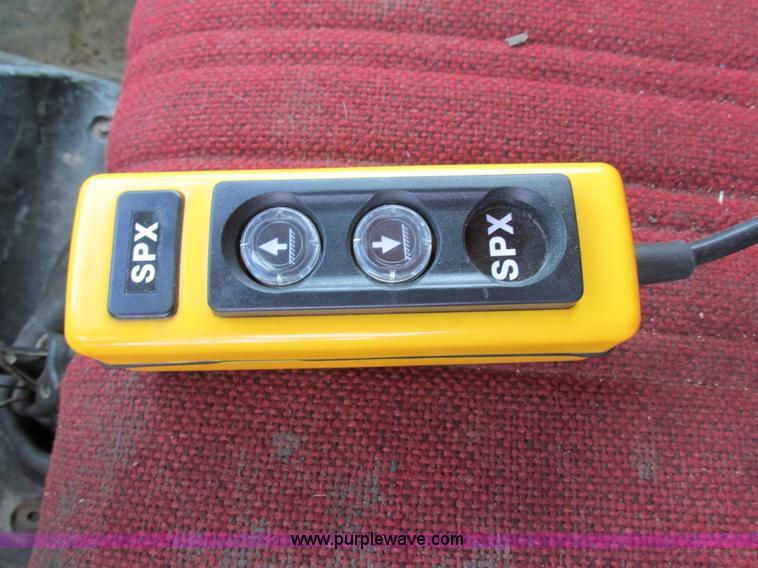 image for item AW9928 1995 Chevrolet Kodiak dump truck