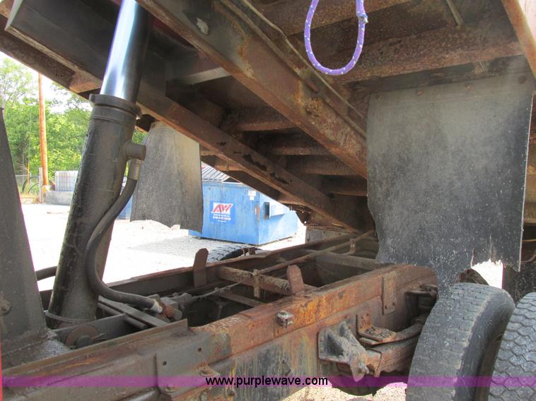 image for item AW9928 1995 Chevrolet Kodiak dump truck