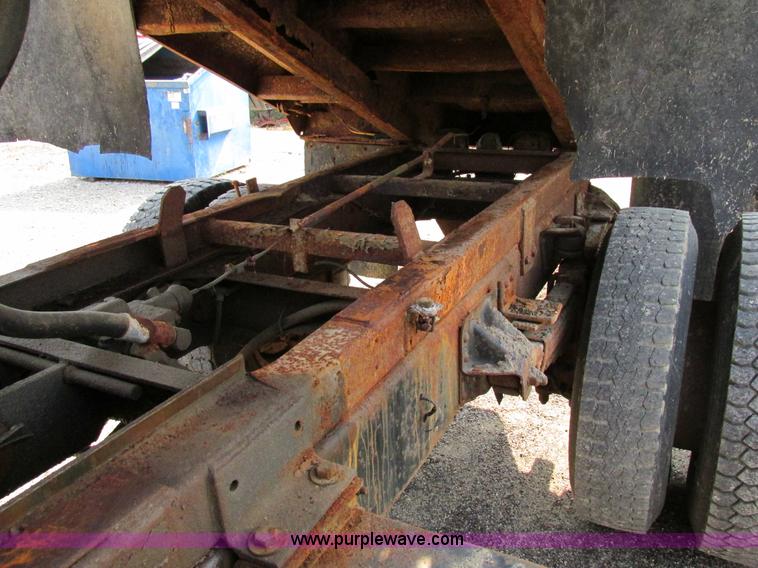 image for item AW9928 1995 Chevrolet Kodiak dump truck