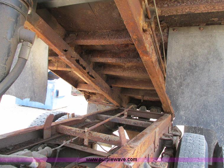 image for item AW9928 1995 Chevrolet Kodiak dump truck
