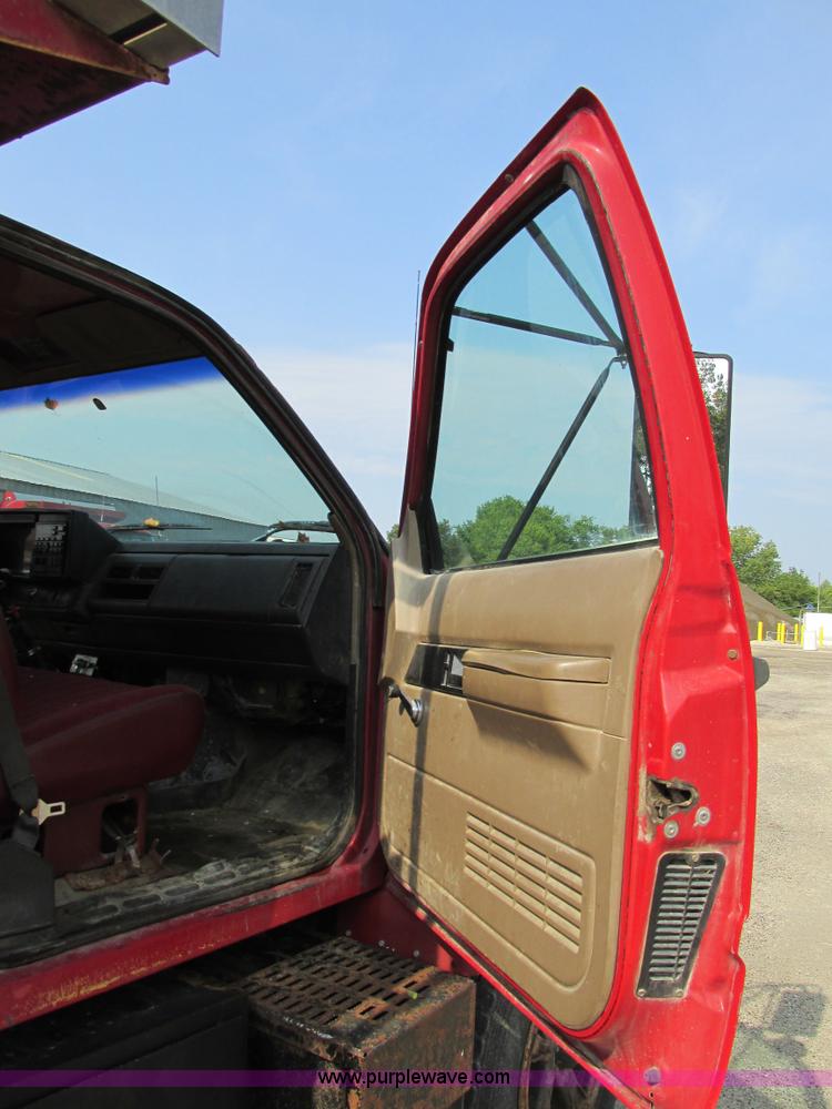 image for item AW9928 1995 Chevrolet Kodiak dump truck