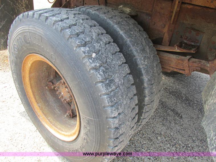 image for item AW9928 1995 Chevrolet Kodiak dump truck