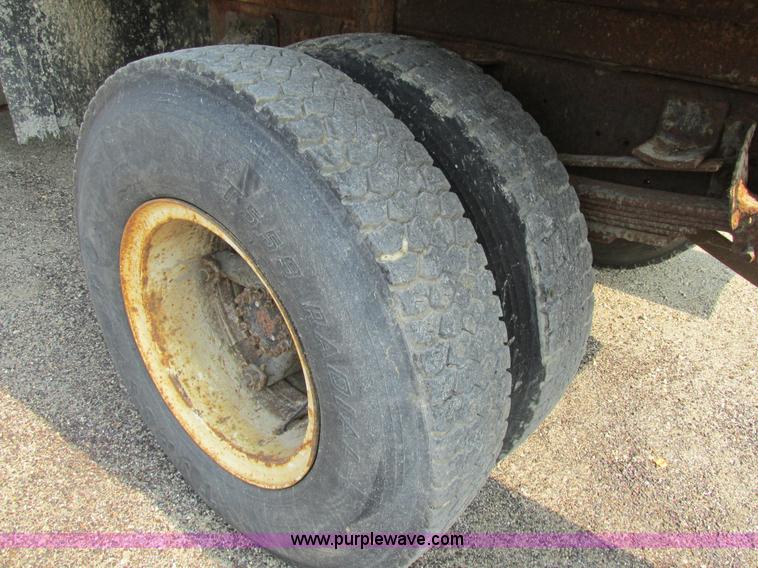 image for item AW9928 1995 Chevrolet Kodiak dump truck