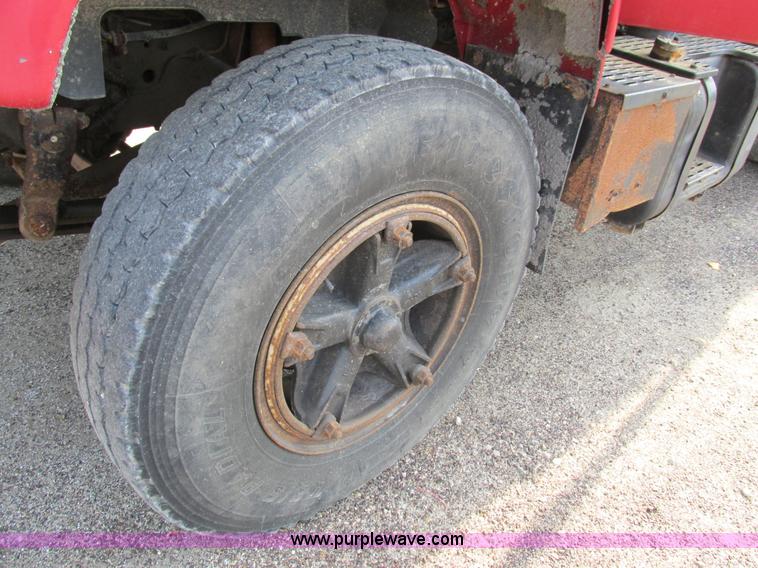 image for item AW9928 1995 Chevrolet Kodiak dump truck