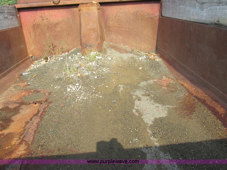 image for item AW9928 1995 Chevrolet Kodiak dump truck