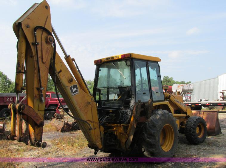 image for item AW9934 1990 John Deere 310C backhoe