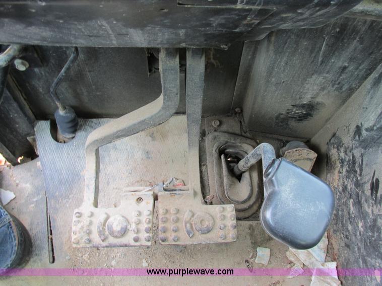 image for item AW9934 1990 John Deere 310C backhoe