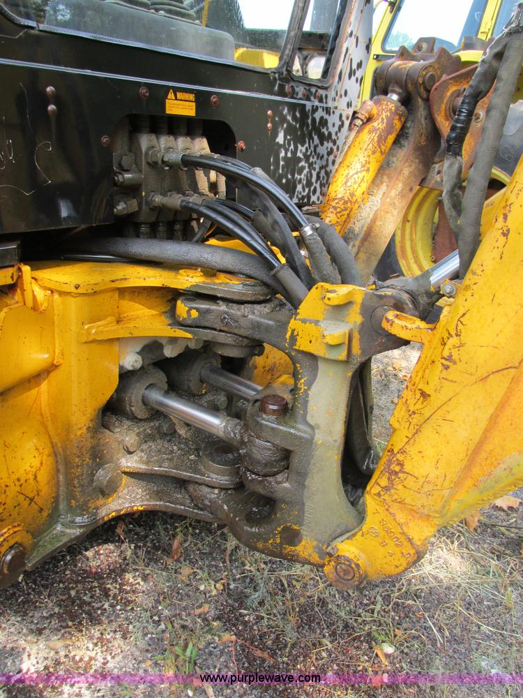 image for item AW9934 1990 John Deere 310C backhoe