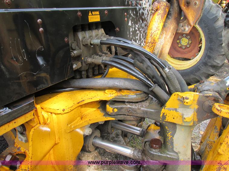image for item AW9934 1990 John Deere 310C backhoe