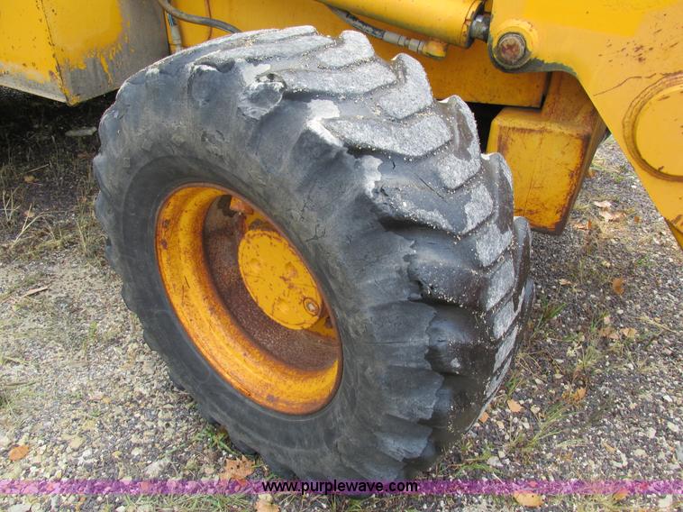 image for item AW9934 1990 John Deere 310C backhoe