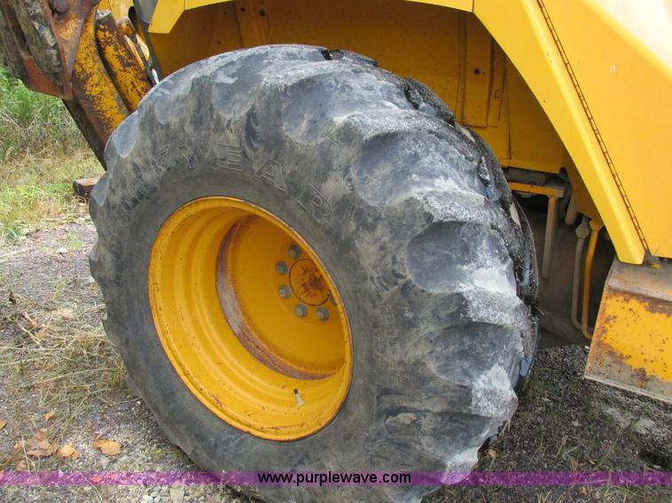 image for item AW9934 1990 John Deere 310C backhoe