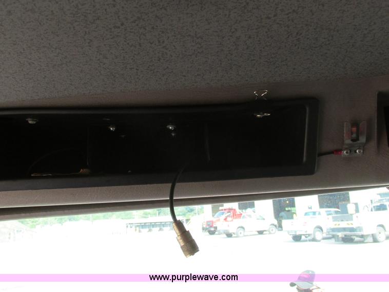 image for item AW9939 1997 International 4700 fuel truck