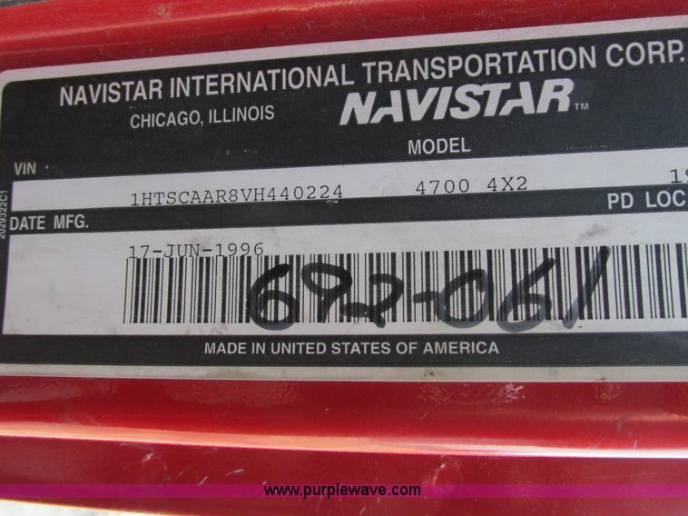 image for item AW9939 1997 International 4700 fuel truck
