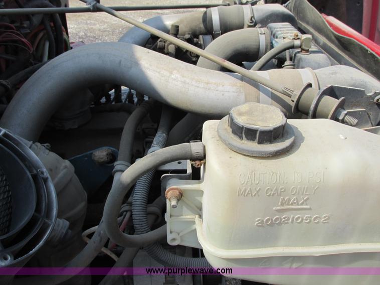 image for item AW9939 1997 International 4700 fuel truck