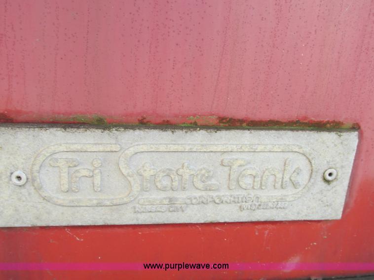 image for item AW9939 1997 International 4700 fuel truck