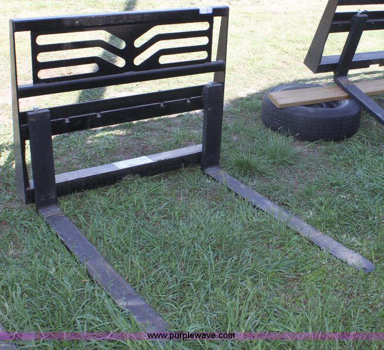 image for item D1145 Wildkat 48" skid steer pallet forks