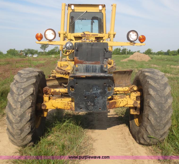 image for item D2125 1988 Fiat-Allis FG85 articulated motor grader