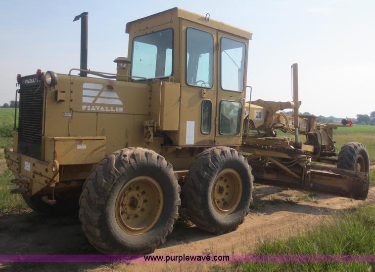 image for item D2125 1988 Fiat-Allis FG85 articulated motor grader