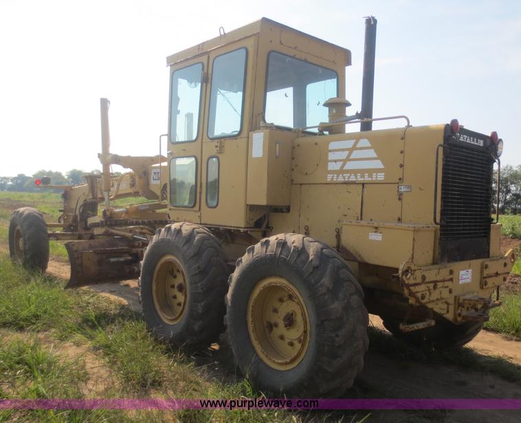 image for item D2125 1988 Fiat-Allis FG85 articulated motor grader