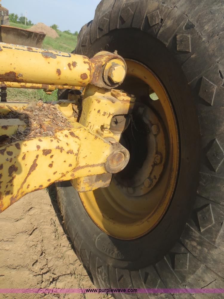 image for item D2125 1988 Fiat-Allis FG85 articulated motor grader