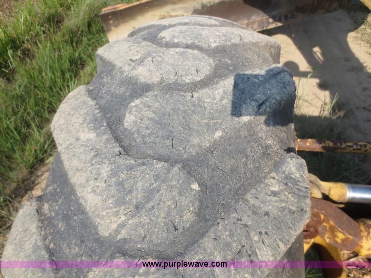 image for item D2125 1988 Fiat-Allis FG85 articulated motor grader