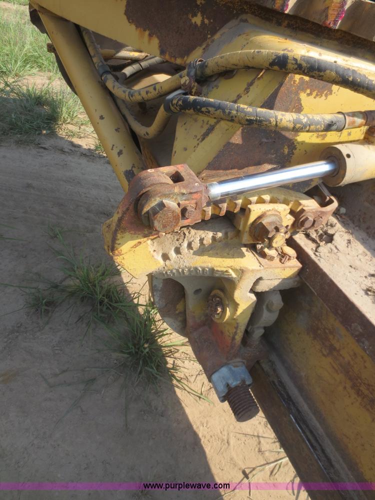 image for item D2125 1988 Fiat-Allis FG85 articulated motor grader