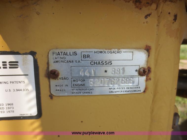 image for item D2125 1988 Fiat-Allis FG85 articulated motor grader