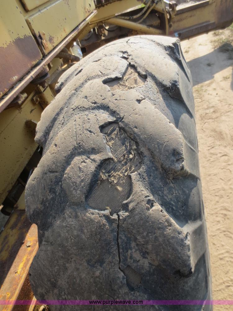 image for item D2125 1988 Fiat-Allis FG85 articulated motor grader