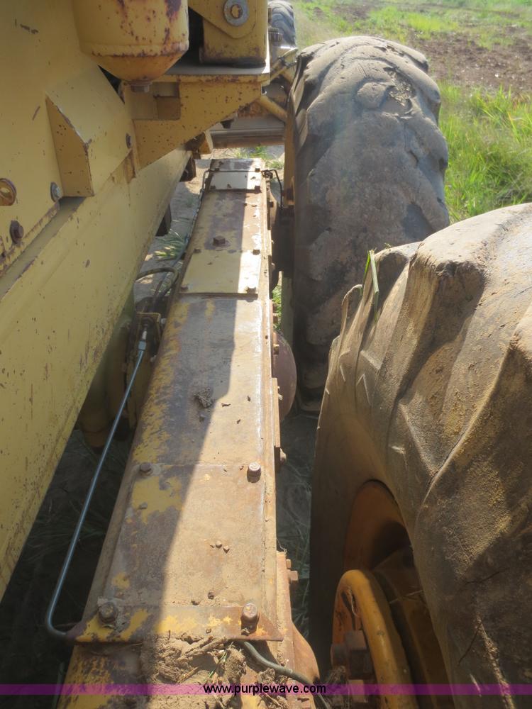 image for item D2125 1988 Fiat-Allis FG85 articulated motor grader