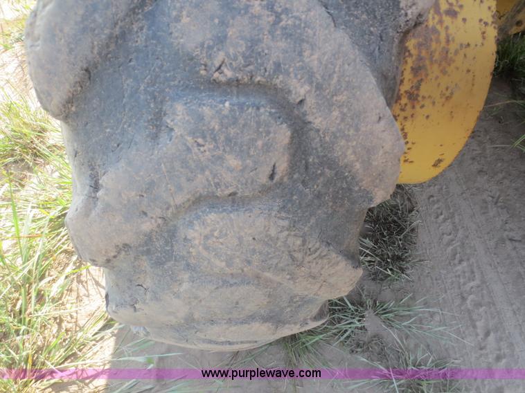 image for item D2125 1988 Fiat-Allis FG85 articulated motor grader