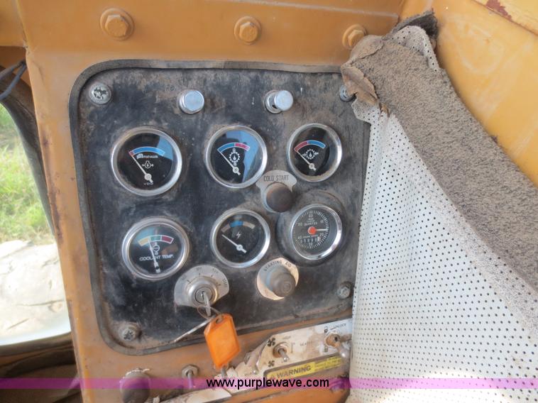 image for item D2125 1988 Fiat-Allis FG85 articulated motor grader