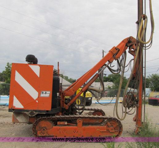 image for item F4933 Sullivan D900Q7SCE self-contained air track drill