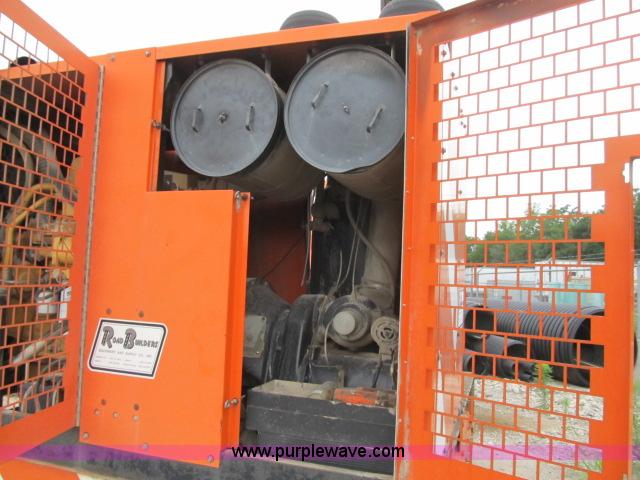 image for item F4933 Sullivan D900Q7SCE self-contained air track drill