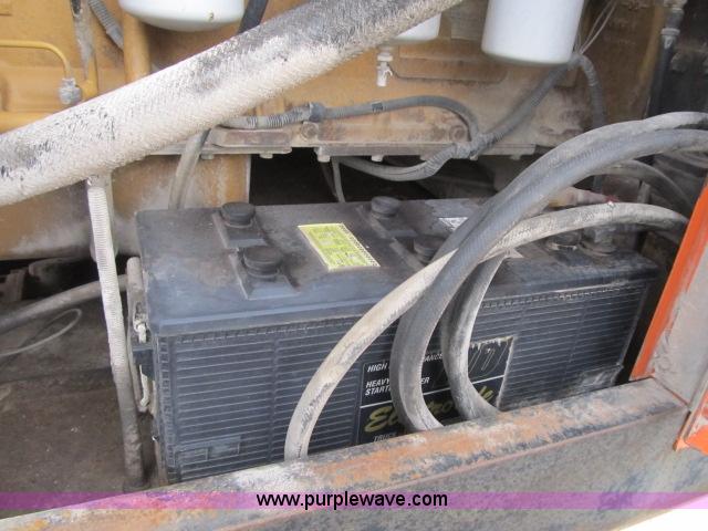 image for item F4933 Sullivan D900Q7SCE self-contained air track drill