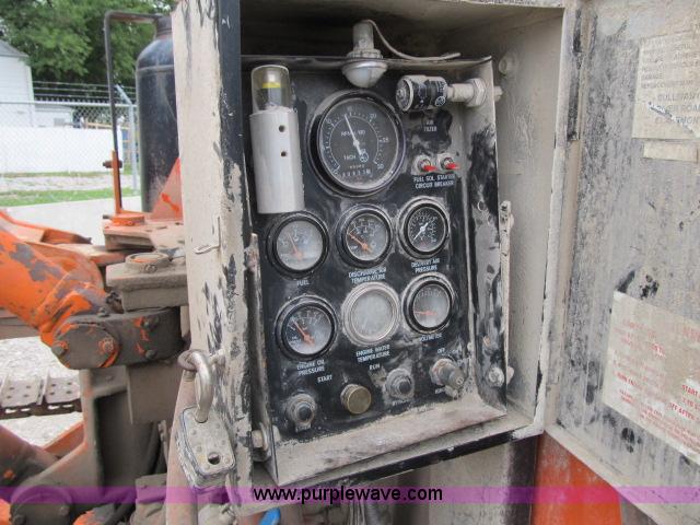 image for item F4933 Sullivan D900Q7SCE self-contained air track drill