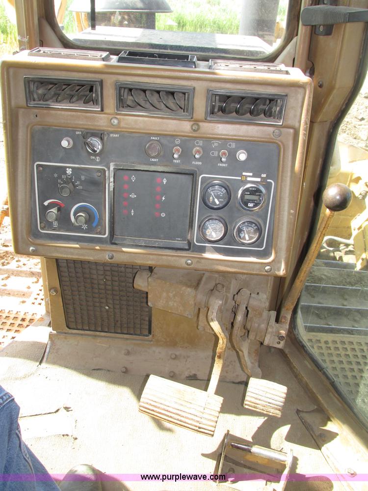 image for item F7467 1987 Caterpillar D7H dozer